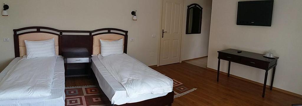 Pensiunea Boema Piatra Neamţ Exterior foto